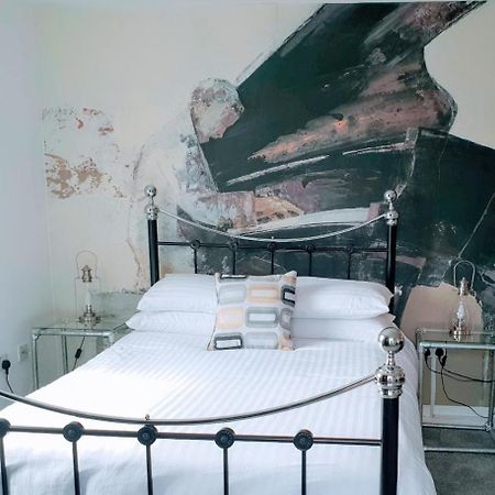 River Court Apartments Lets CBG Екстериор снимка