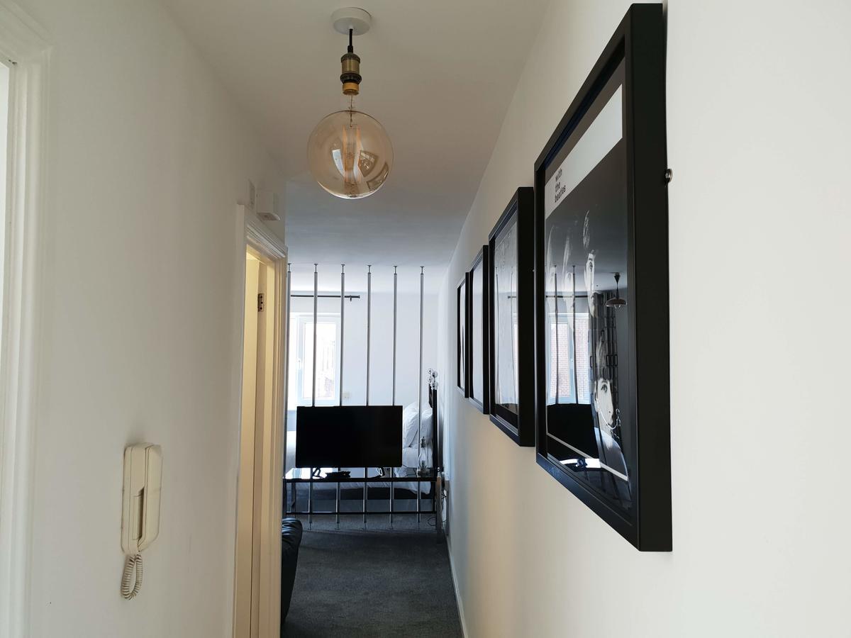 River Court Apartments Lets CBG Екстериор снимка