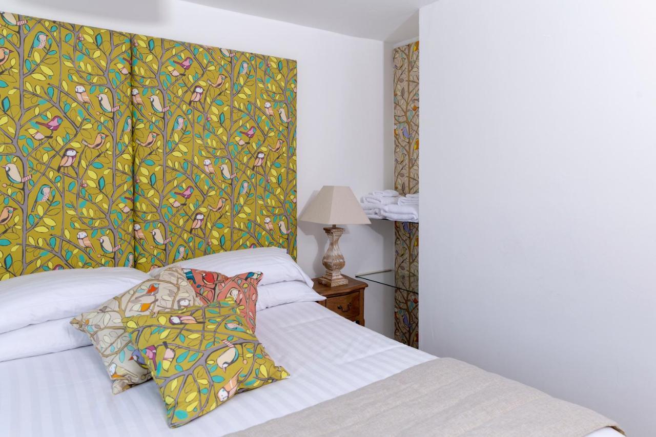 River Court Apartments Lets CBG Екстериор снимка